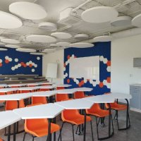 Стулья пластиковые антивандальные для школы, кафе, офиса. Фабрика мебели ЛЕОНИД в Челябинске. Стулья из высокопрочного пластика Венеция, цельнолитые
