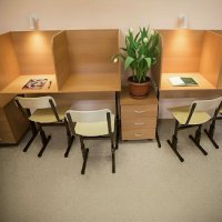 Парта с перегородкой для детей с расстройствами аутистического спектра